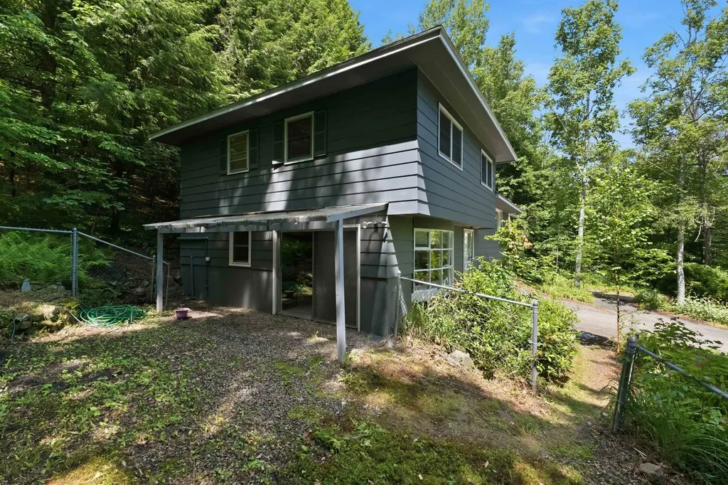 12 Ivy Lane Plymouth NH 03264