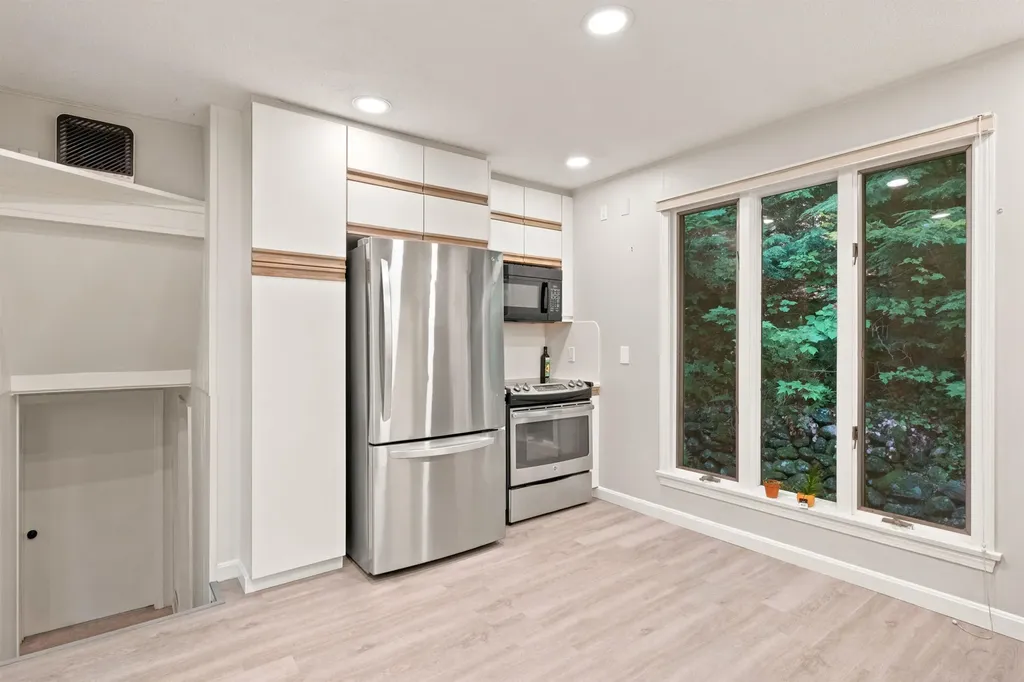 12 Ivy Lane Plymouth NH 03264