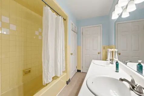 12 Ivy Lane Plymouth NH 03264