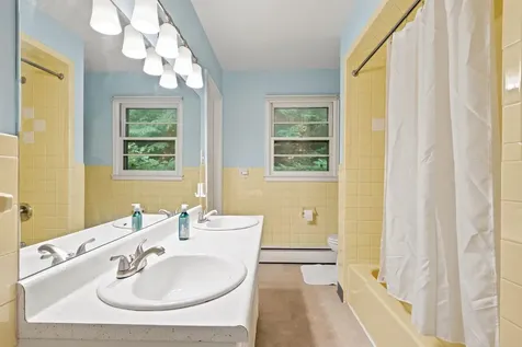 12 Ivy Lane Plymouth NH 03264