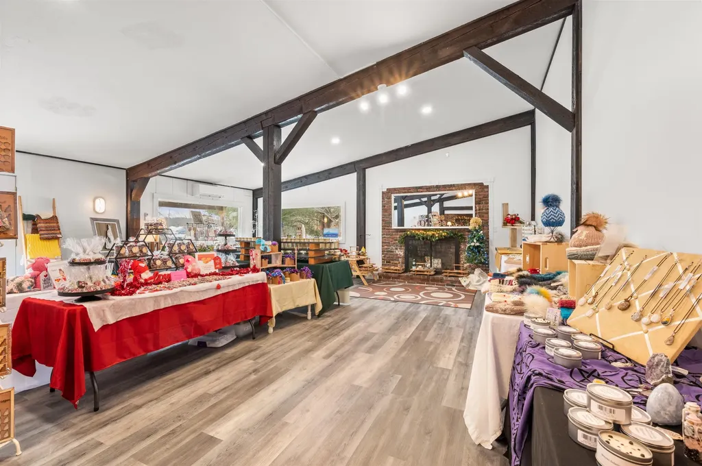 1934 Lake Shore Road Gilford NH 03249
