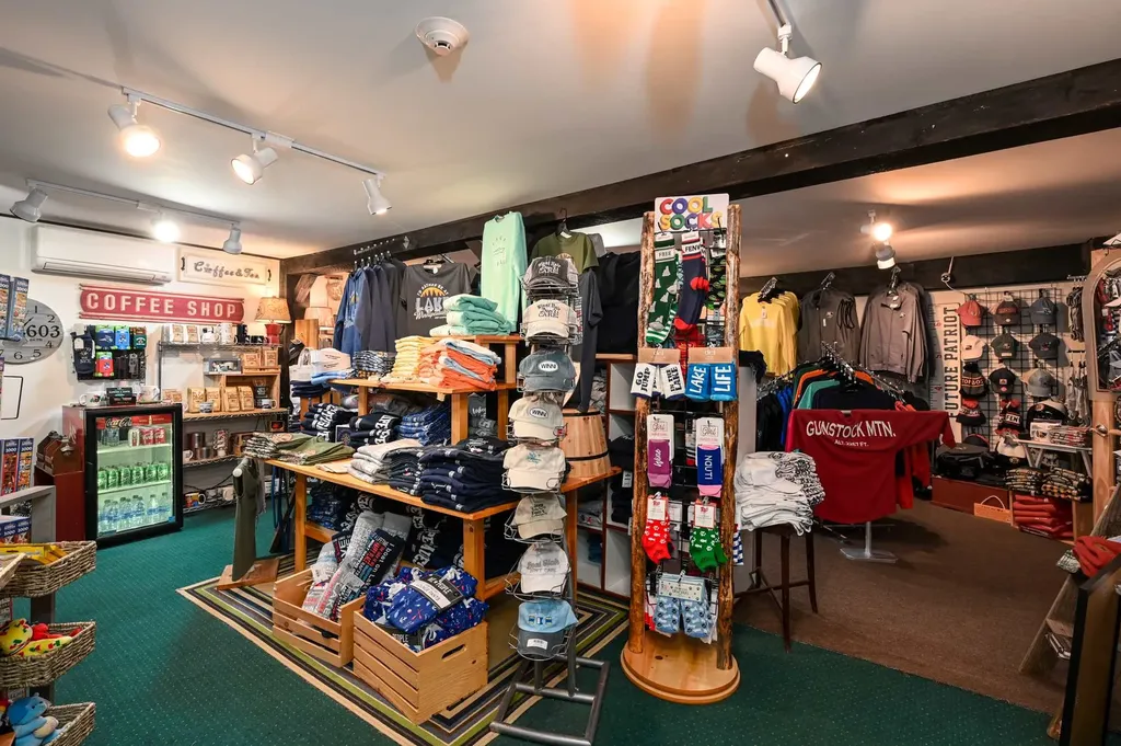 1934 Lake Shore Road Gilford NH 03249