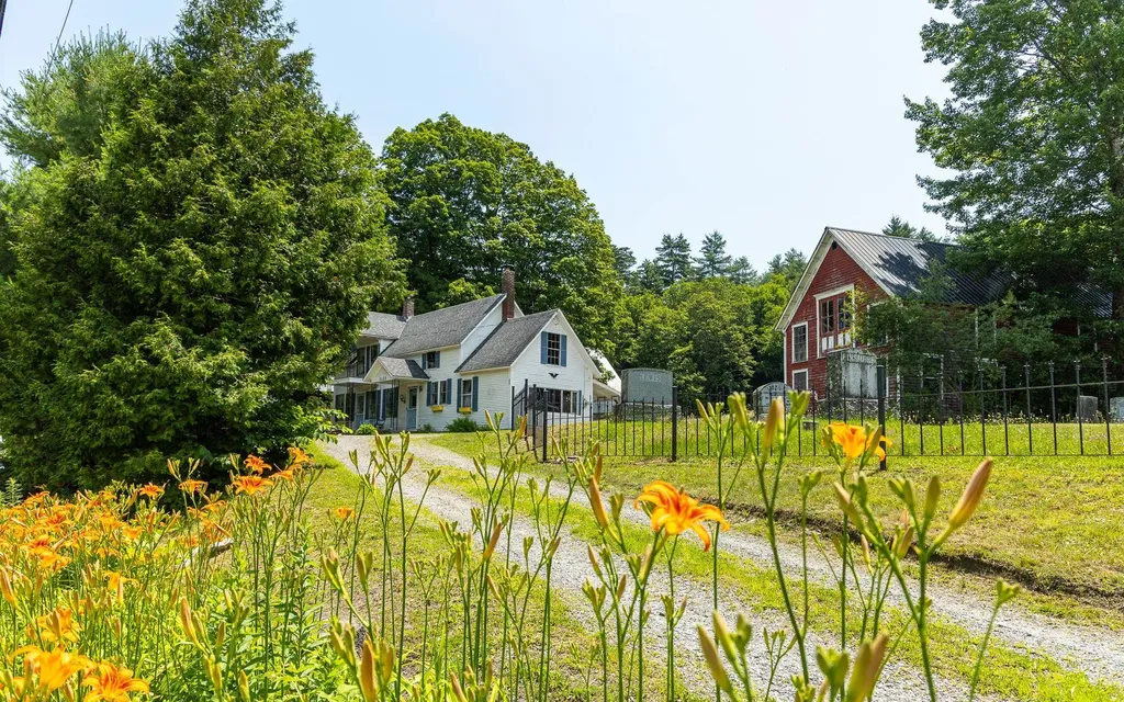 32 Mechanic Street Alstead NH 03602