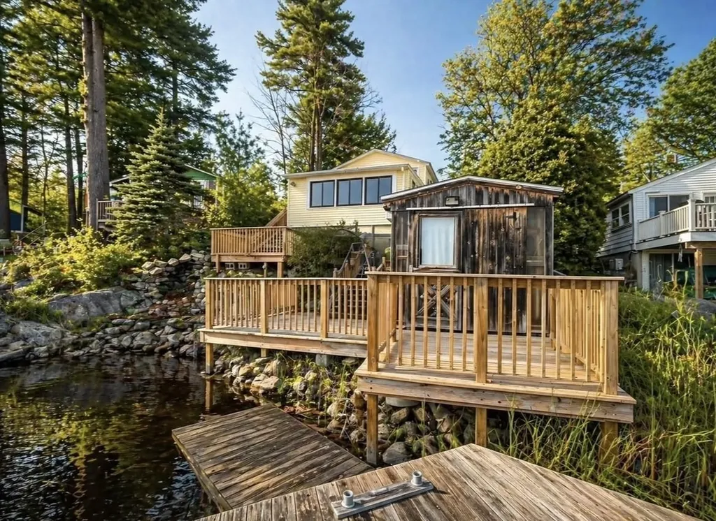 26 W. Shore Drive Raymond NH 03077