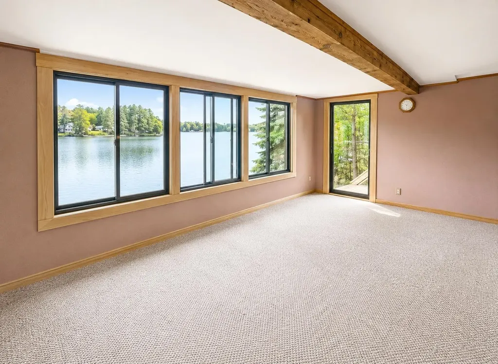 26 W. Shore Drive Raymond NH 03077