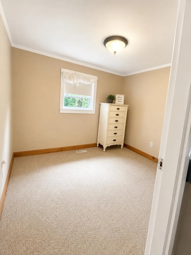 26 W. Shore Drive Raymond NH 03077