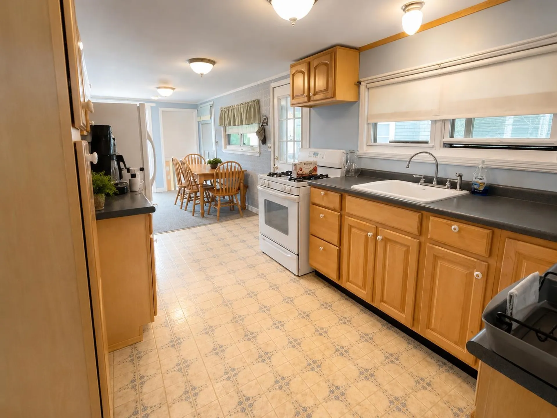 26 W. Shore Drive Raymond NH 03077