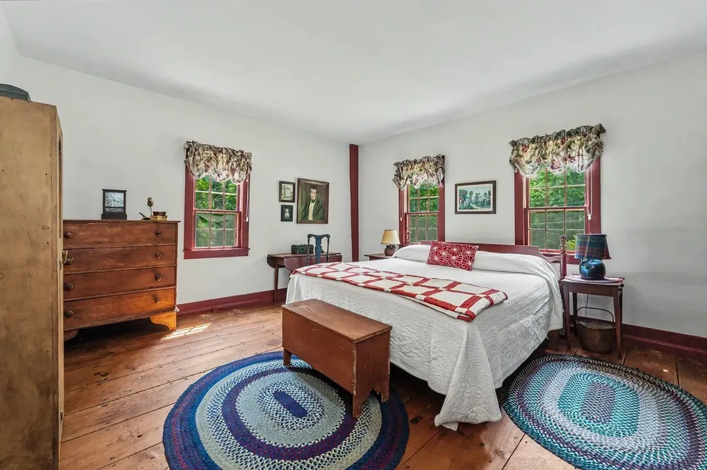 16 Perkins Road Londonderry NH 03053