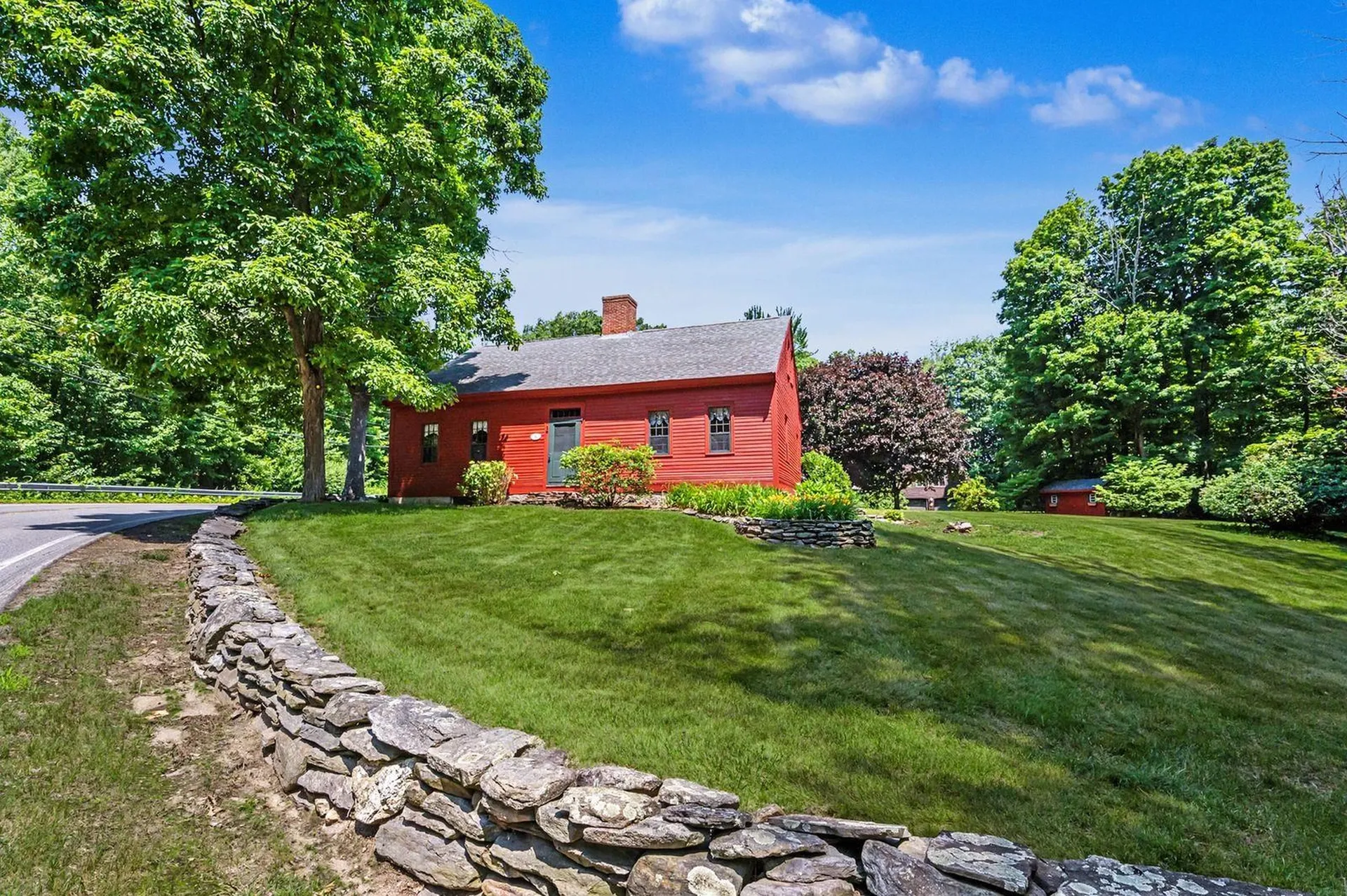 16 Perkins Road Londonderry NH 03053