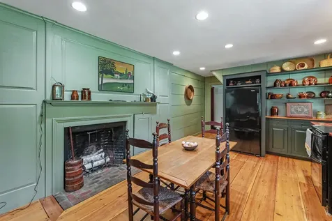 16 Perkins Road Londonderry NH 03053