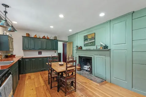16 Perkins Road Londonderry NH 03053