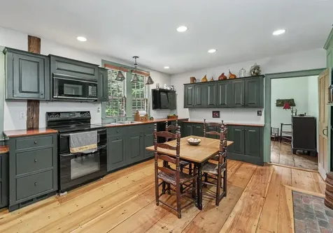 16 Perkins Road Londonderry NH 03053