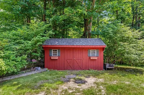 16 Perkins Road Londonderry NH 03053