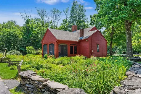 16 Perkins Road Londonderry NH 03053