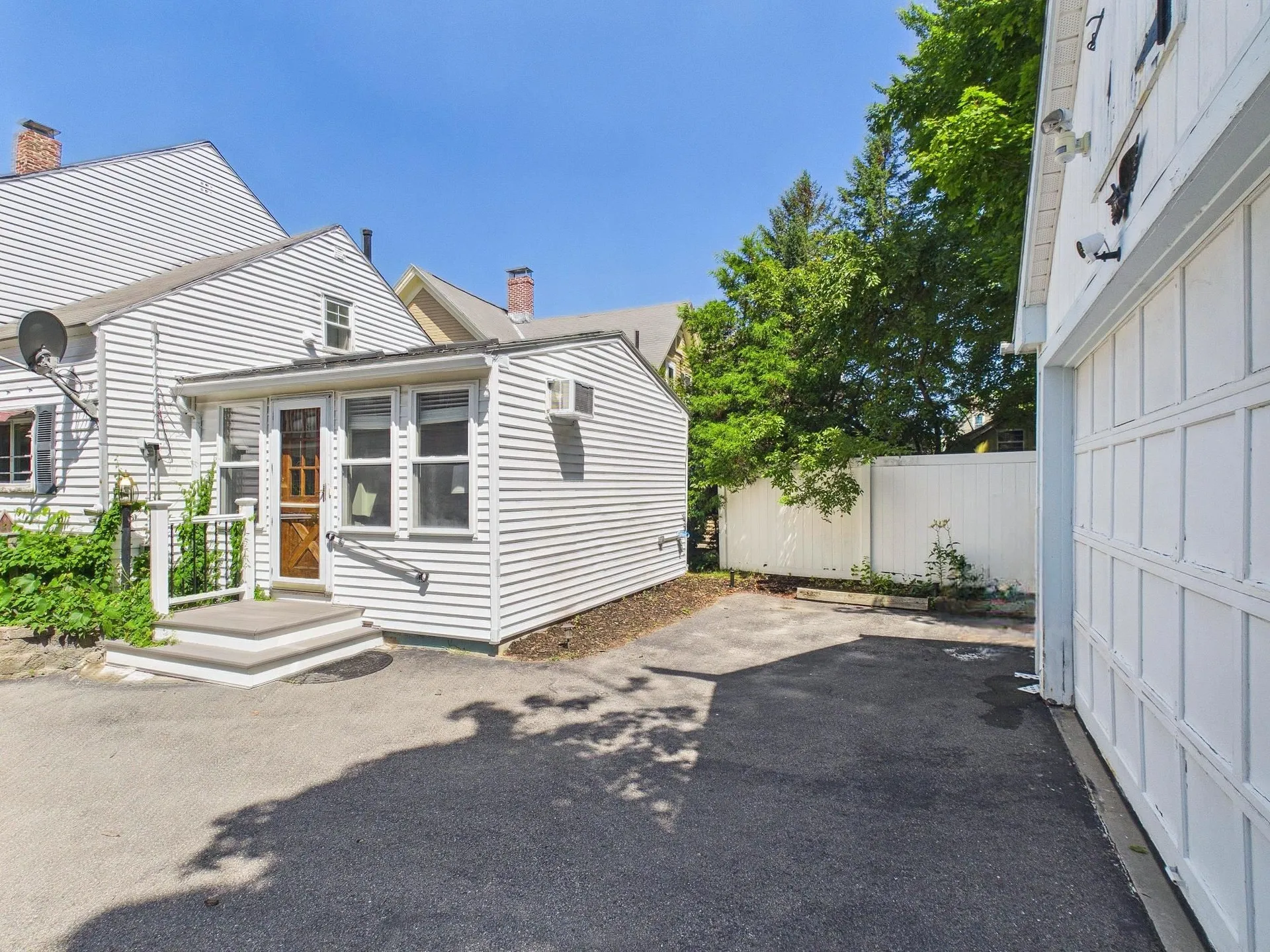 29 Manchester Street Nashua NH 03064