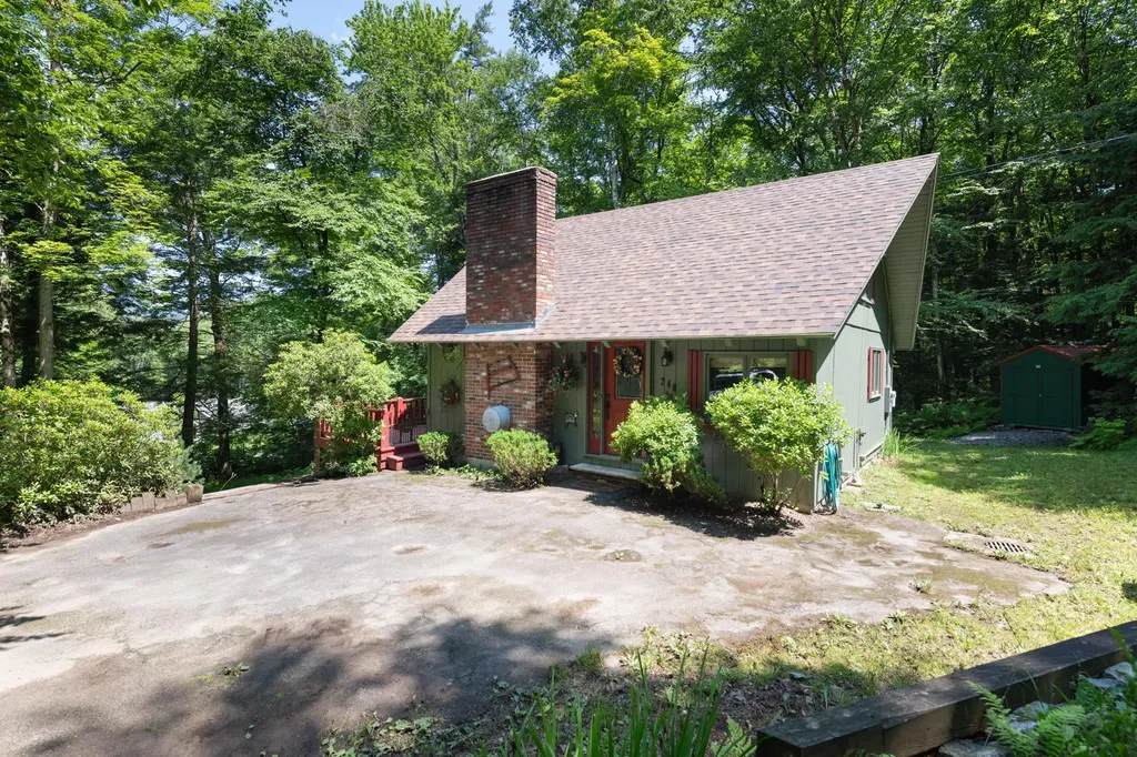 240 Old Bristol Road New Hampton NH 03256