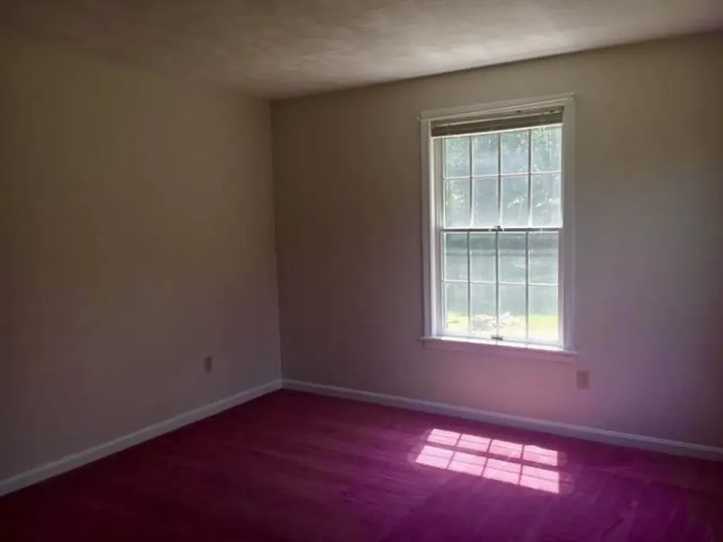 10 Forest Drive East Kingston NH 03827