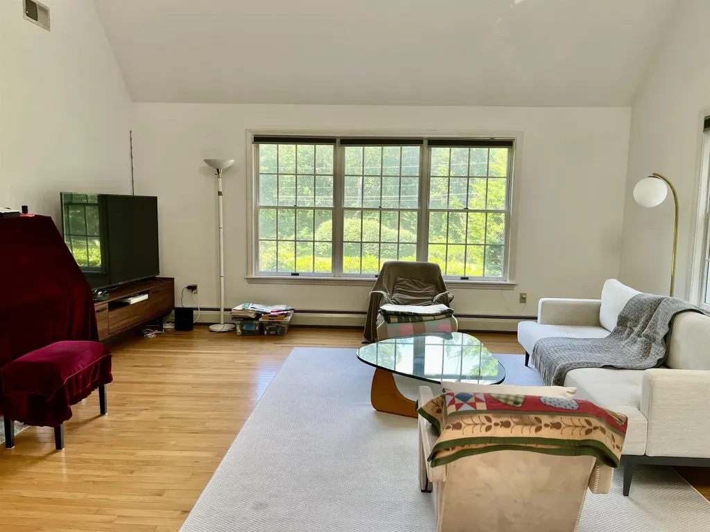 10 Forest Drive East Kingston NH 03827