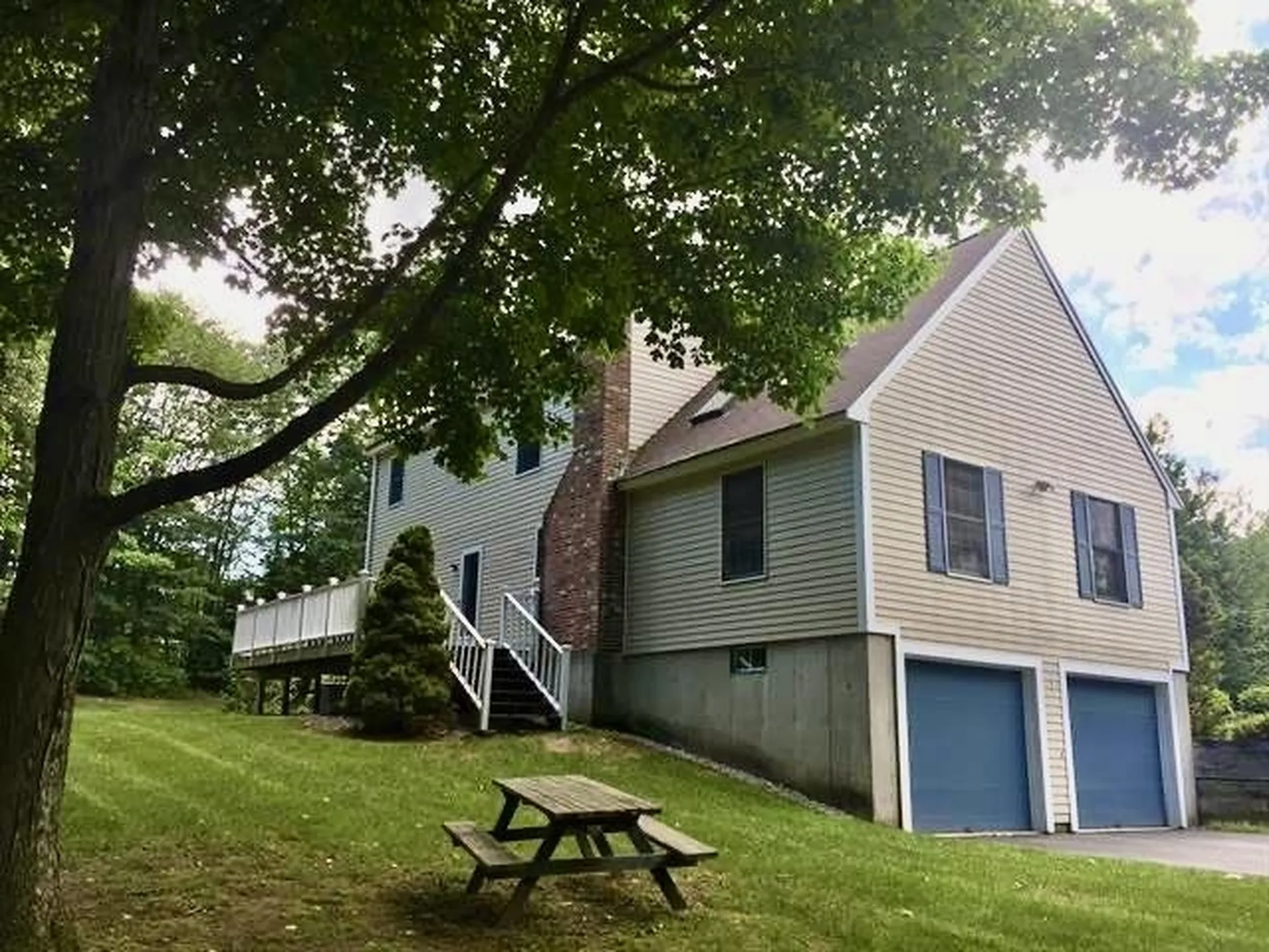 10 Forest Drive East Kingston NH 03827