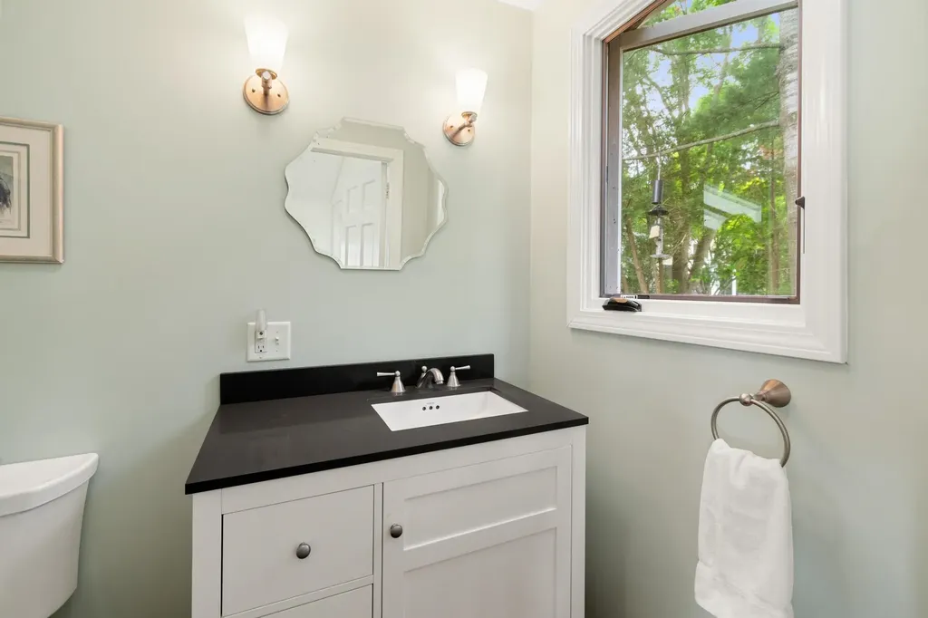 131 Hills Point Road Charlotte VT 05445