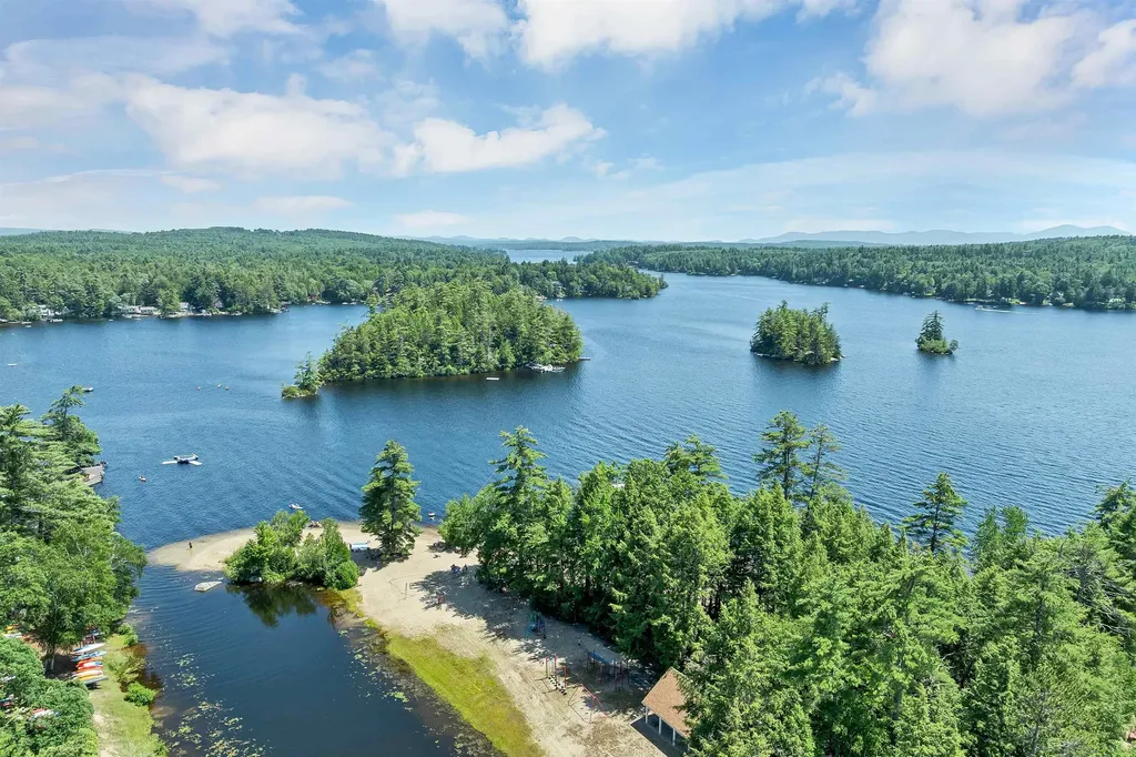 100 Olympia Street Moultonborough NH 03254