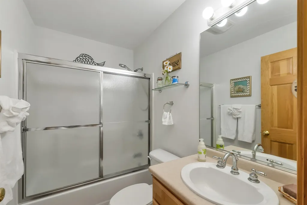 100 Olympia Street Moultonborough NH 03254