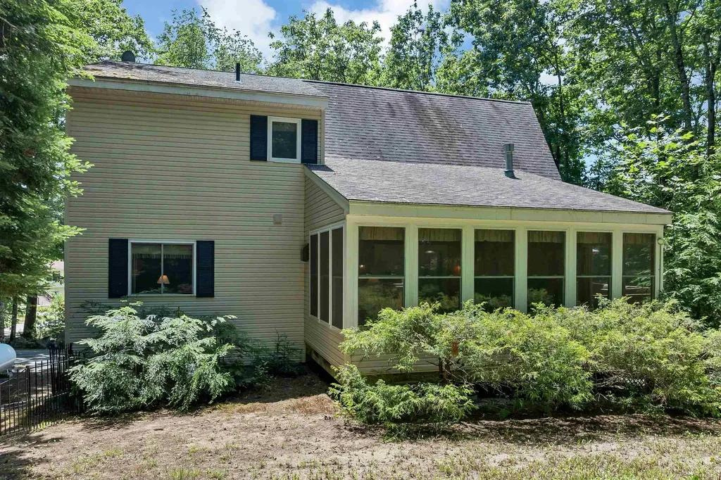 100 Olympia Street Moultonborough NH 03254