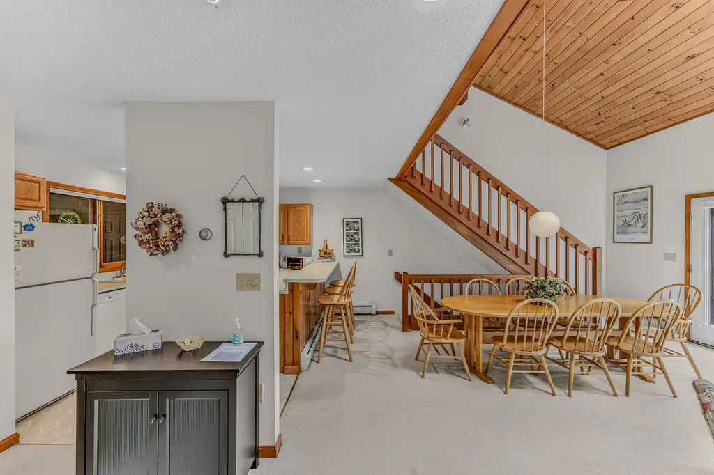 72 Appleby Close Carroll NH 03575
