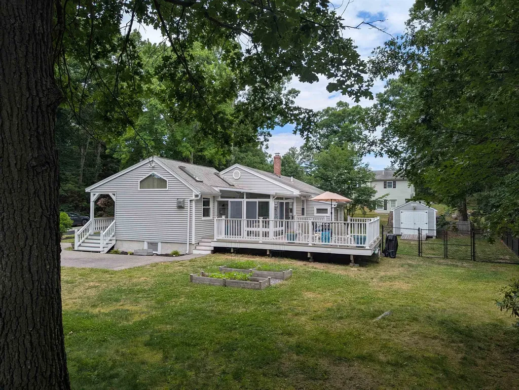 1 Greentrees Drive Hudson NH 03051