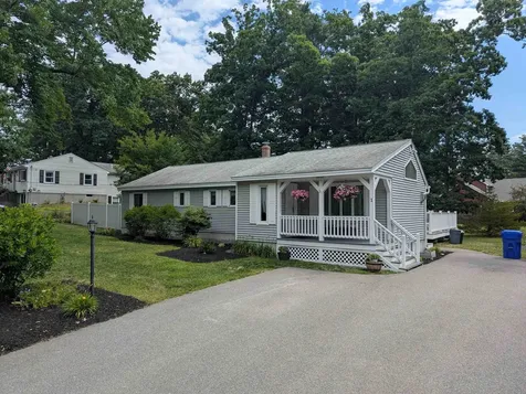 1 Greentrees Drive Hudson NH 03051