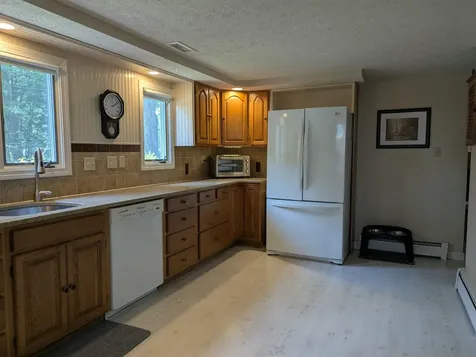 1 Greentrees Drive Hudson NH 03051