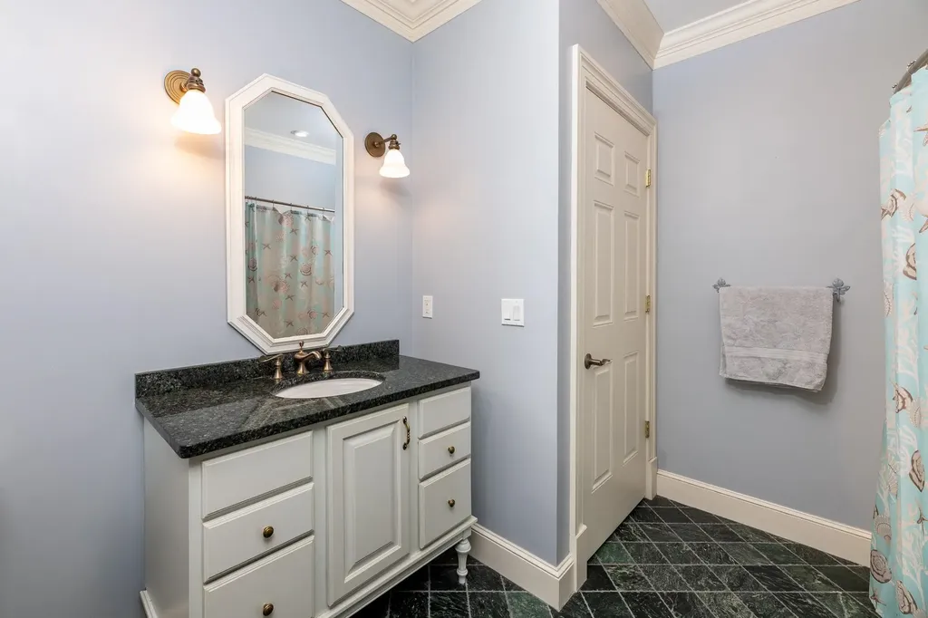 61 Central Avenue Wolfeboro NH 03894