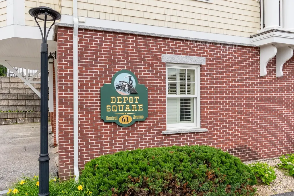 61 Central Avenue Wolfeboro NH 03894