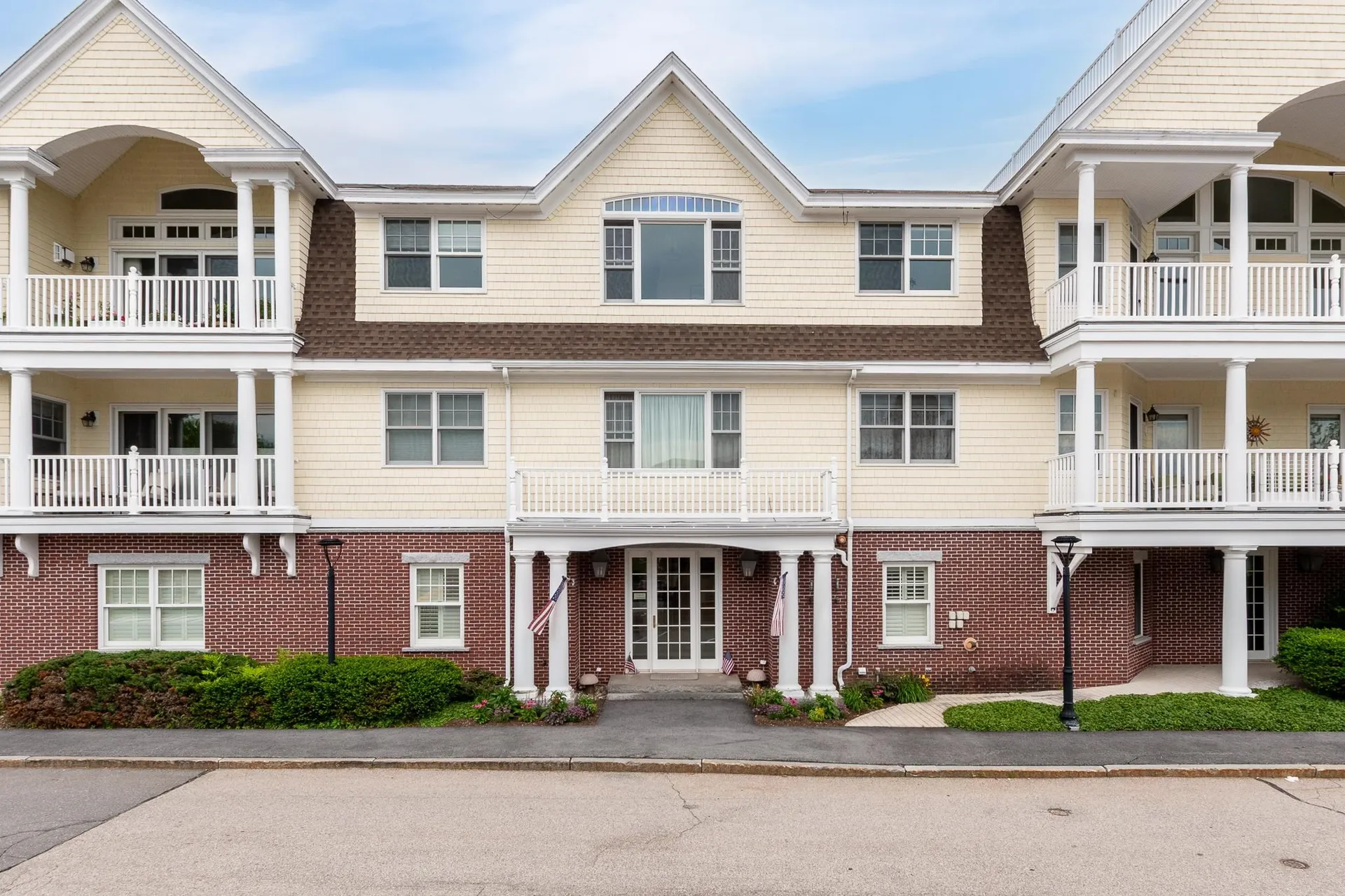 61 Central Avenue Wolfeboro NH 03894