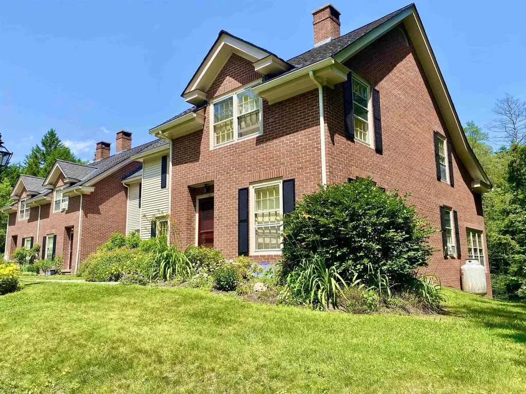 121 Townhouse Way Woodstock VT 05091