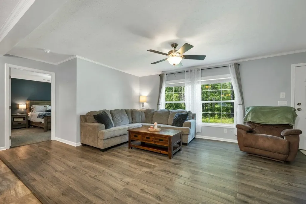954 Ten Rod Road Farmington NH 03835