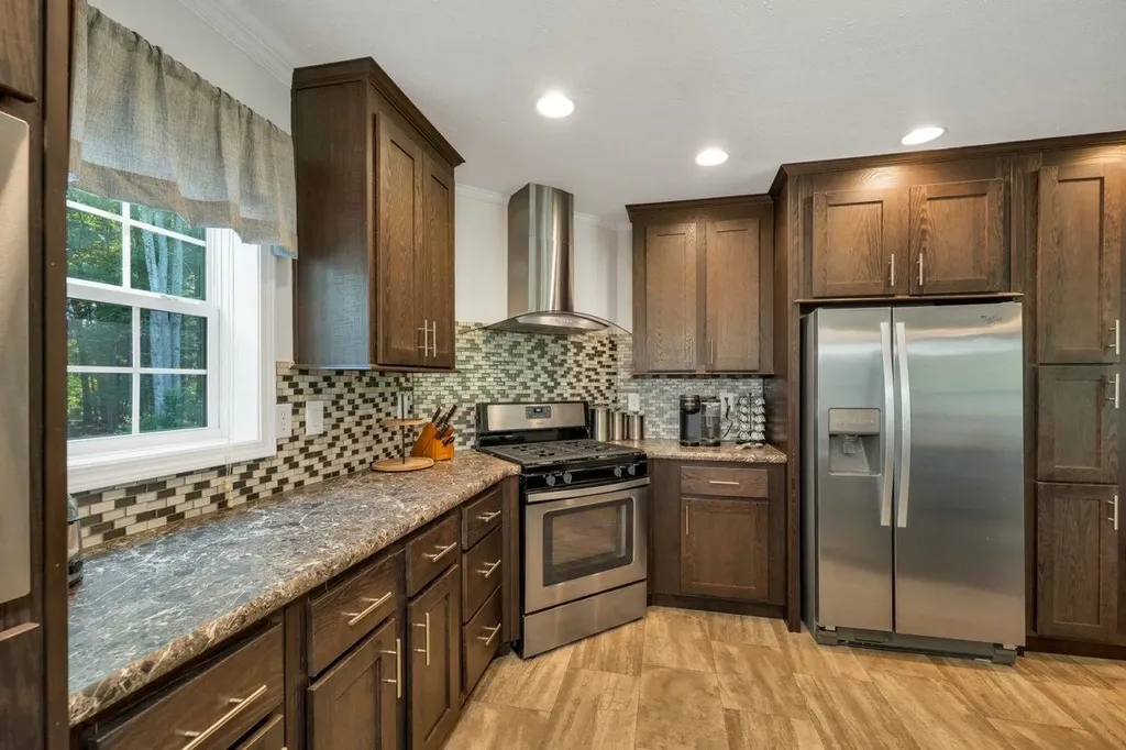 954 Ten Rod Road Farmington NH 03835