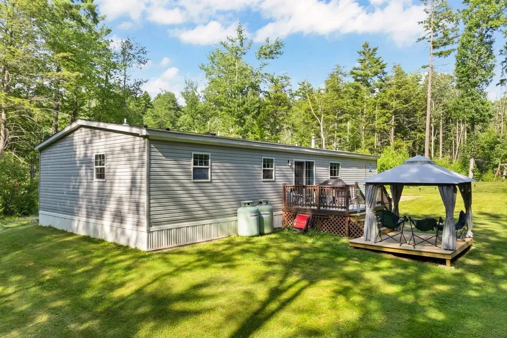 954 Ten Rod Road Farmington NH 03835