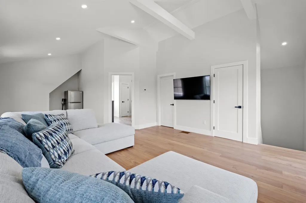 46 Melina's Way Thornton NH 03285