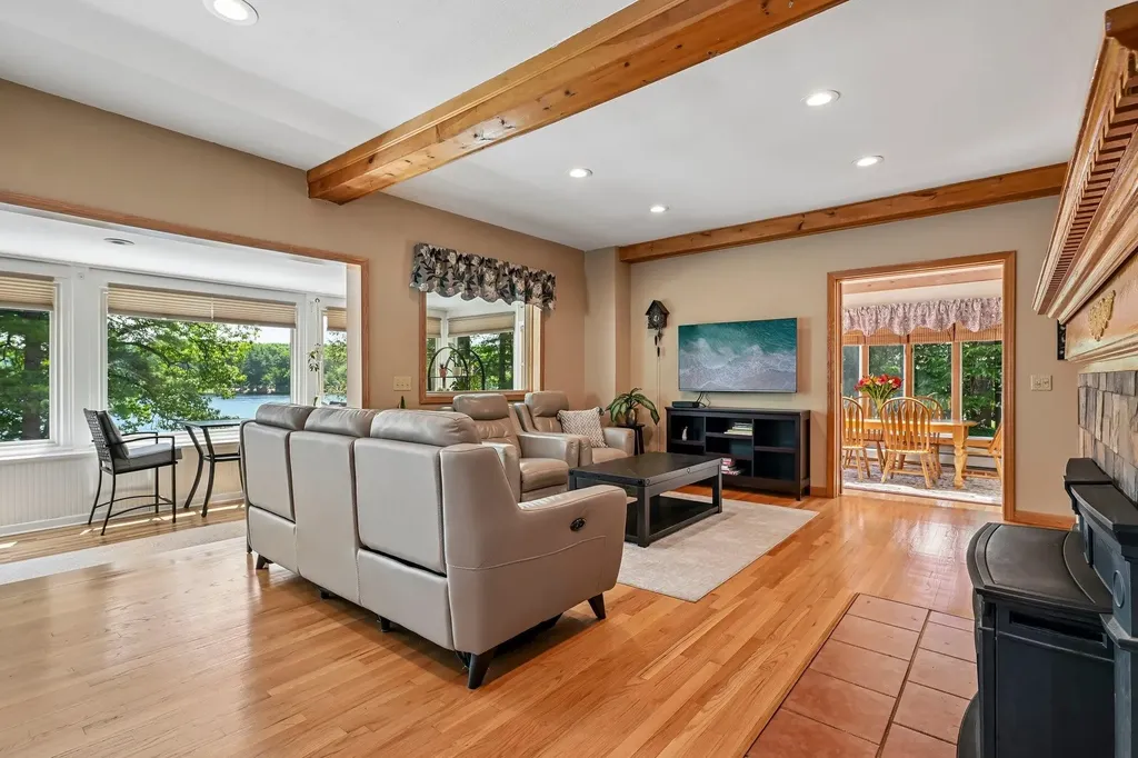 76 Holts Point Road Sandown NH 03873