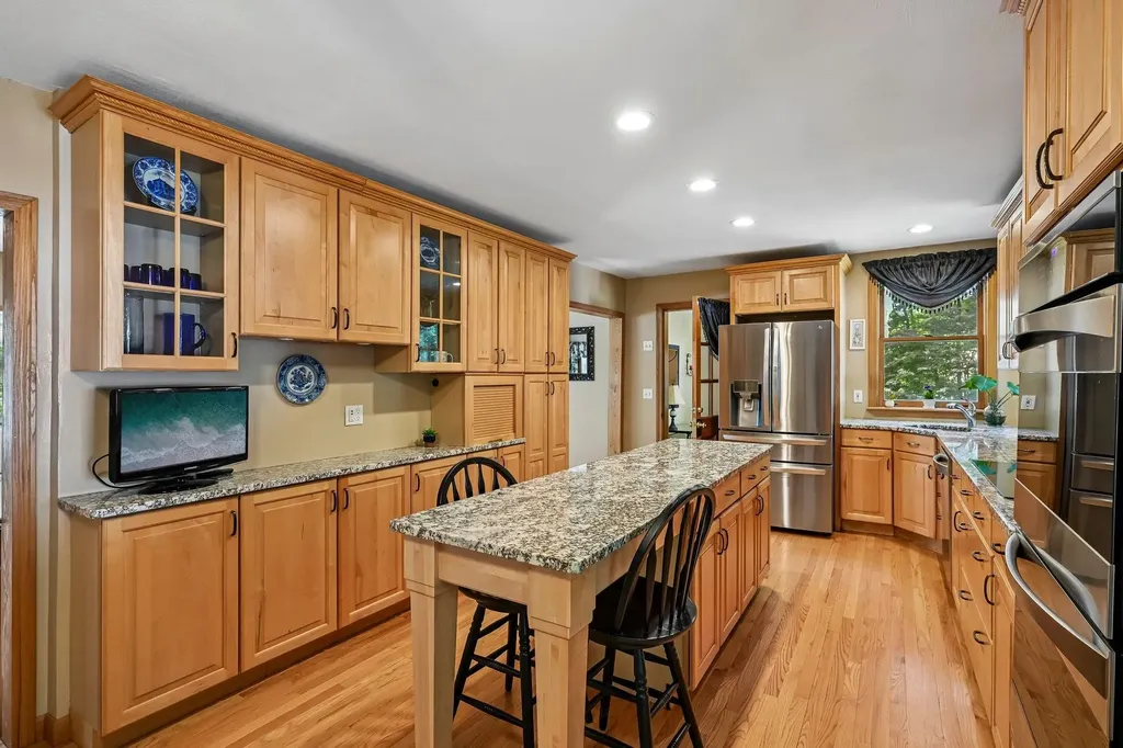 76 Holts Point Road Sandown NH 03873