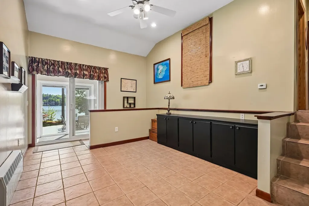 76 Holts Point Road Sandown NH 03873