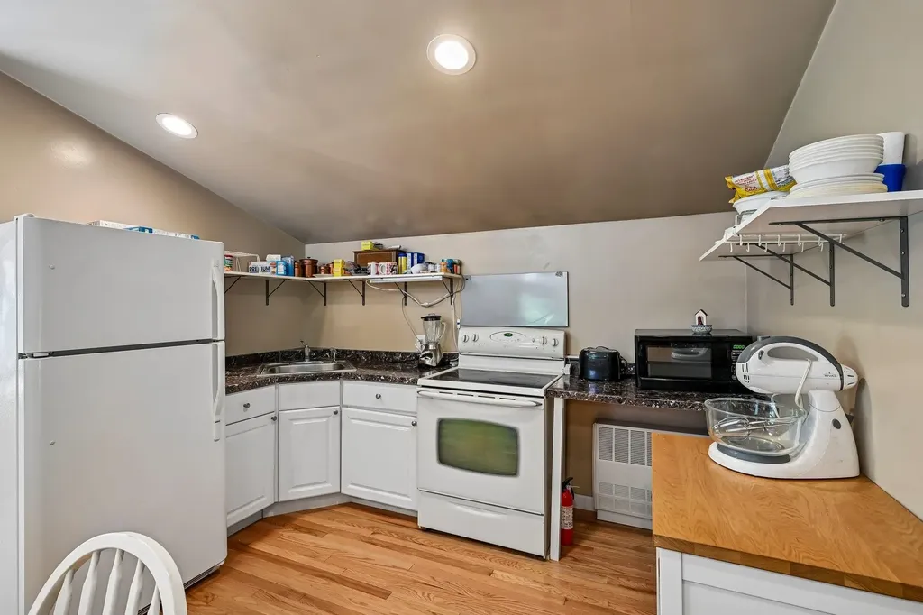 76 Holts Point Road Sandown NH 03873