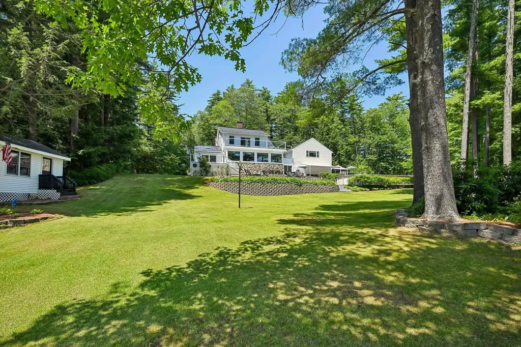 76 Holts Point Road Sandown NH 03873