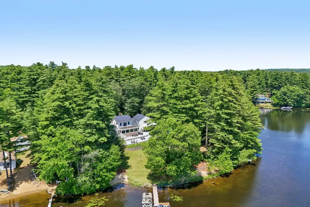76 Holts Point Road Sandown NH 03873