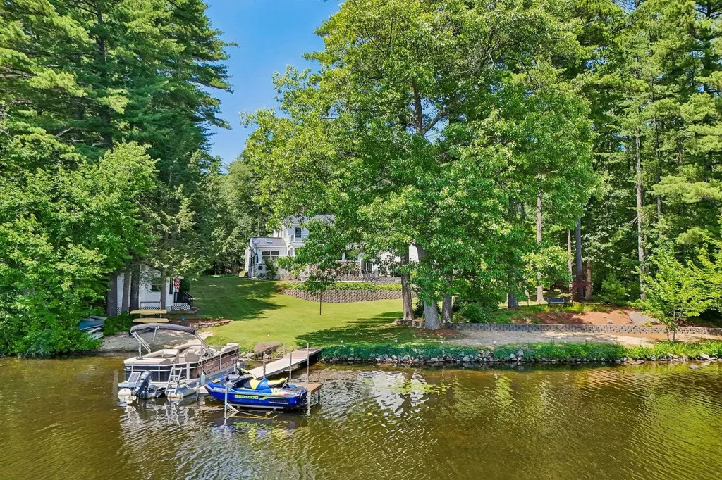 76 Holts Point Road Sandown NH 03873