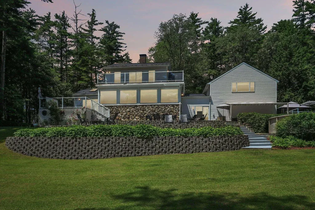 76 Holts Point Road Sandown NH 03873