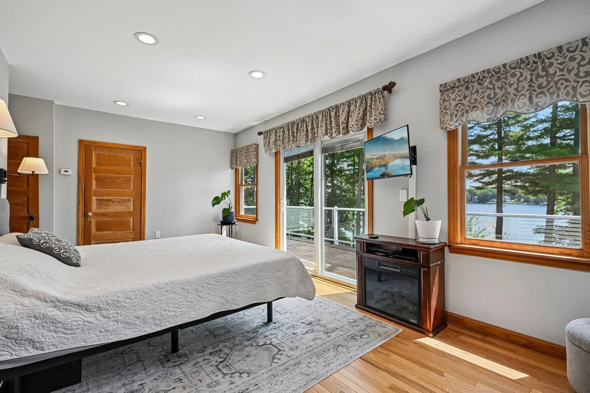 76 Holts Point Road Sandown NH 03873
