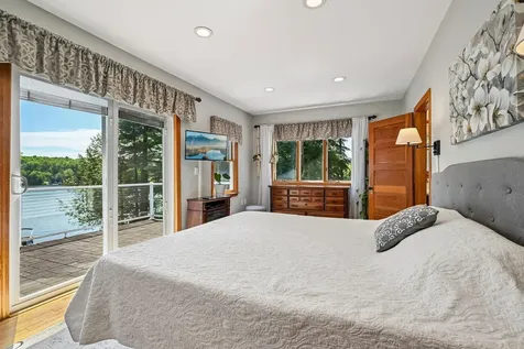 76 Holts Point Road Sandown NH 03873