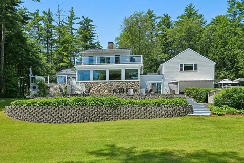 76 Holts Point Road Sandown NH 03873